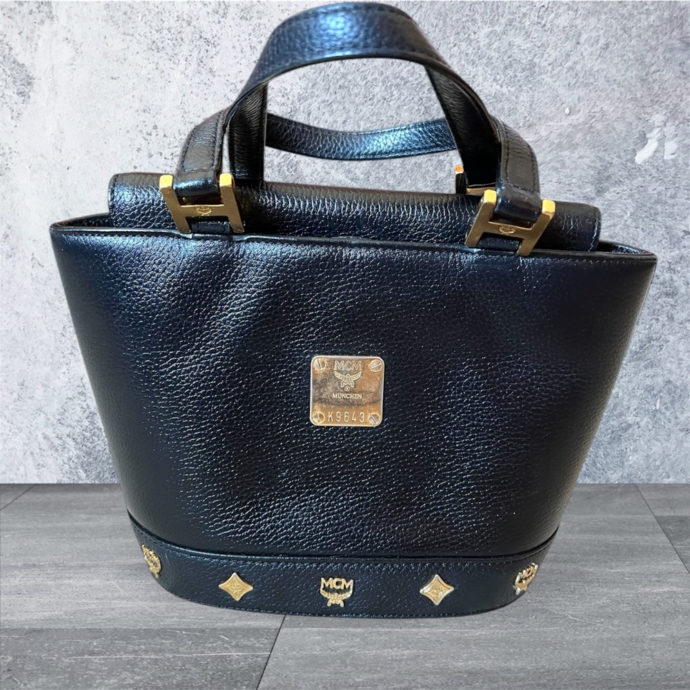 MCM - Picture 3 of 6